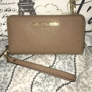 Wallet/ wristlet